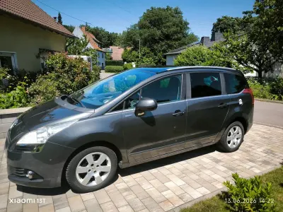 Gebraucht Peugeot 5008 Family 150 PS (110 kW) 2013 Schwarz Van / Kleinbus