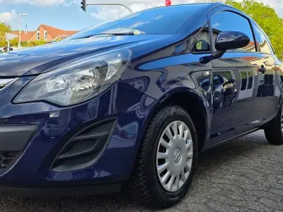 Używany Opel Corsa Selection 69 KM (50 kW) 2014 Niebieski Hatchback