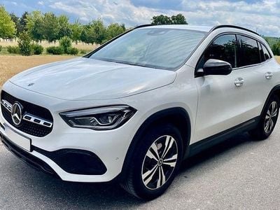 Mercedes GLA220