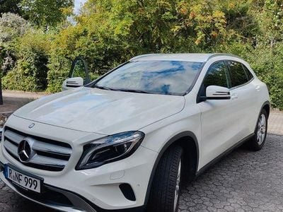 Gebraucht Mercedes GLA200 Urban 156 PS (114 kW) 2015 Weiß SUV