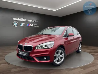 Gebraucht BMW 225 Active Tourer Advantage 231 PS (169 kW) 2017 Rot Van / Kleinbus
