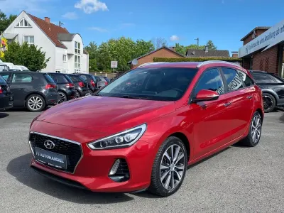 Gebraucht Hyundai i30 140 PS (102 kW) 2017 Rot Kombi