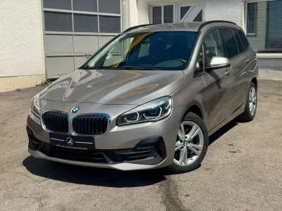 Gebraucht BMW 218 150 PS (110 kW) 2021 Kaschmirsilber metallic Van / Kleinbus