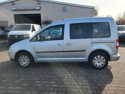 Gebraucht VW Caddy Team 105 PS (77 kW) 2010 Silber Van / Kleinbus