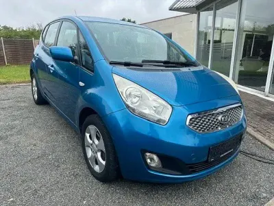 Gebraucht Kia Venga Vision 90 PS (66 kW) 2011 Blau Kleinwagen