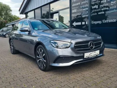 Gebraucht Mercedes E300 306 PS (225 kW) 2022 Grau Limousine