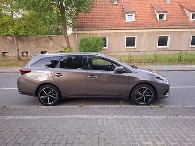 Toyota Auris Hybrid