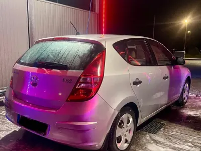 Gebraucht Hyundai i30 109 PS (80 kW) 2010 Grau Limousine
