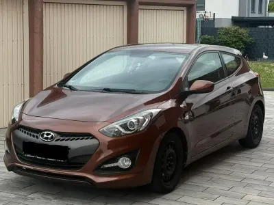 Gebraucht Hyundai i30 99 PS (72 kW) 2012 Braun Coupé