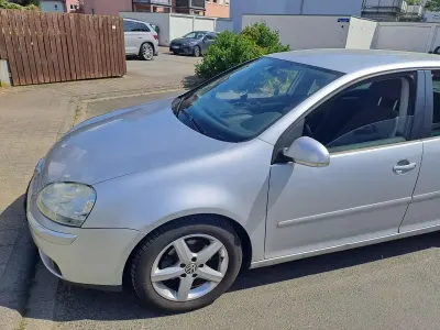 Usata VW Golf VI Edition 105 CV (77 kW) 2008 Utilitaria
