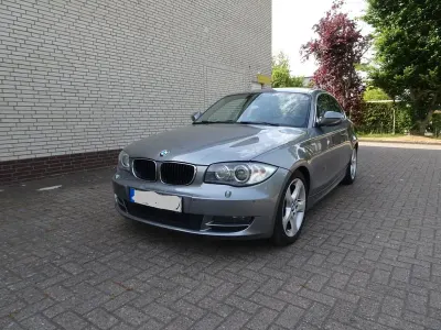 Gebraucht BMW 123 Performance 204 PS (150 kW) 2010 Silber Kleinwagen