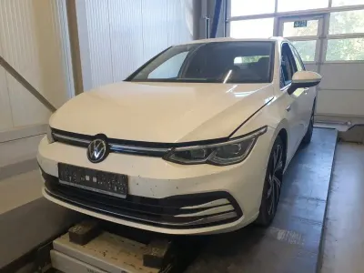 Gebraucht VW Golf VIII Style 190 PS (139 kW) 2023 Oryxweiss Limousine