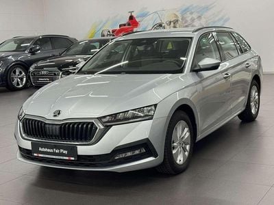 Gebraucht Skoda Octavia Ambition 150 PS (110 kW) 2023 Brilliantsilber Kombi