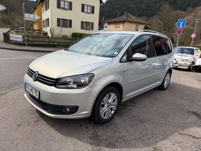 Gebraucht VW Touran Life 105 PS (77 kW) 2013 Gold Van / Kleinbus