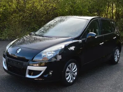 Gebraucht Renault Scénic Bose Edition 131 PS (96 kW) 2011 Schwarz Van / Kleinbus