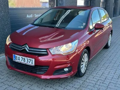 Używany Citroën C4 Business Class 99 KM (72 kW) 2015 Czerwony Sedan/Limuzyna
