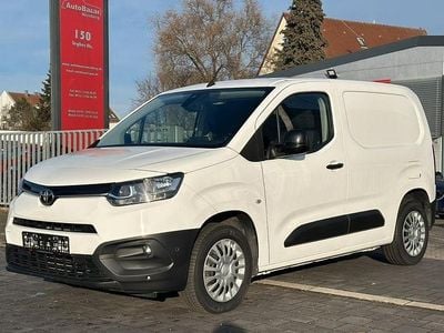 Weiß Gebraucht 2022 Toyota Proace City City Van / Kleinbus | 12.490 € (Fairer Preis)