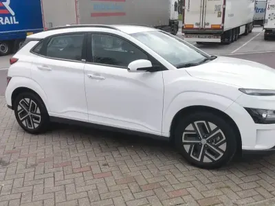 Gebraucht Hyundai Kona 100 kW (136 PS) 2021 Weiß SUV