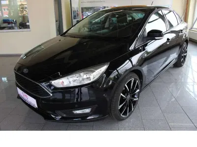 Gebraucht Ford Focus 125 PS (91 kW) 2017 Iridiumschwarz metallic Limousine