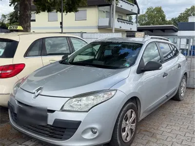 Gebraucht Renault Mégane GrandTour 110 PS (80 kW) 2011 Silber Kombi