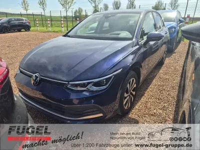 Usata VW Golf VIII Active 150 CV (110 kW) 2023 Blu Berlina