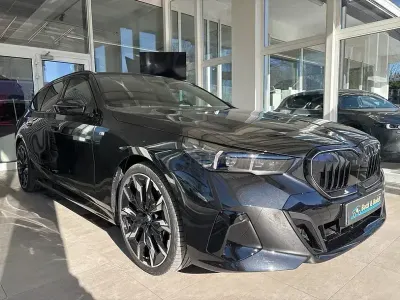 Gebraucht BMW 540 M Sport 303 PS (222 kW) 2025 Schwarz Kombi