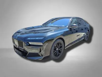 Gebraucht BMW 740 M Sport 286 PS (210 kW) 2025 Black sapphire metallic Limousine