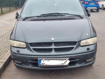 Grün Gebraucht 2000 Chrysler Grand Voyager Van / Kleinbus | 1.599 €