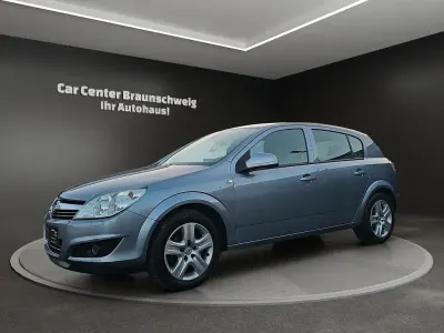 Gebraucht Opel Astra 116 PS (85 kW) 2009 Silber Limousine