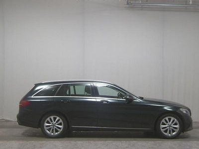 Grün Gebraucht 2019 Mercedes C220 Avantgarde Limousine | 14.450 € (Superpreis)