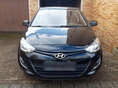 Second-hand Hyundai i20 Intro Edition 86 CP (63 kW) 2013 Negru Hatchback