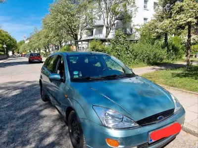 Używany Ford Focus 100 KM (73 kW) 2001 Zielony Sedan/Limuzyna