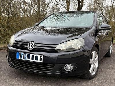 Gebraucht VW Golf VI Team 105 PS (77 kW) 2011 Schwarz Kleinwagen