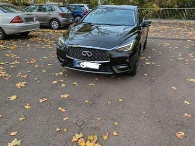 Infiniti Q30