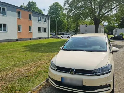 Brugt VW Touran Move 150 HK (110 kW) 2023 Gul MPV