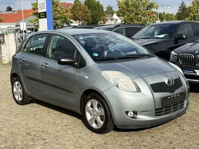 Gebraucht Toyota Yaris Executive 87 PS (63 kW) 2006 Silber Limousine