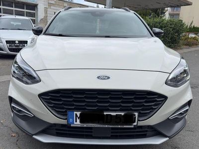 Weiß Gebraucht 2020 Ford Focus Active X Limousine | 15.500 € (Superpreis)
