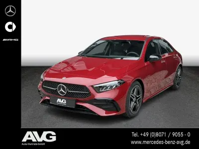 Gebraucht Mercedes A200 AMG 163 PS (119 kW) 2025 Rot Limousine