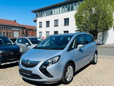 Usata Opel Zafira Tourer drive 140 CV (102 kW) 2016 Blu Monovolume