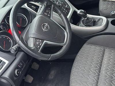 Gebraucht Opel Astra 87 PS (63 kW) 2013 Weiß Limousine