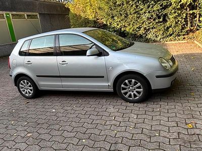Silber Gebraucht 2002 VW Polo Kleinwagen | 1.400 € (Etwas zu teuer)