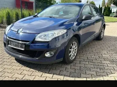 Gebraucht Renault Mégane 101 PS (74 kW) 2013 Blau Limousine
