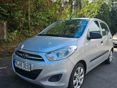 Gebraucht Hyundai i10 Style 69 PS (50 kW) 2011 Silber Kleinwagen