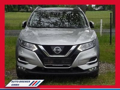 Gebraucht Nissan Qashqai N-Connecta 163 PS (119 kW) 2017 Silber (metallic) SUV