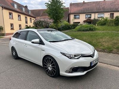 Toyota Auris Hybrid