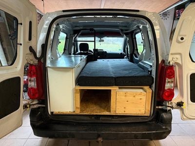 Weiß Gebraucht 2011 Citroën Berlingo Van / Kleinbus | 7.850 € (Teuer)