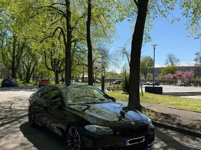 Gebraucht BMW 525 M Sport 218 PS (160 kW) 2013 Schwarz Limousine