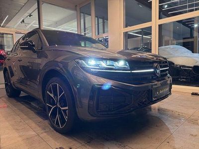Gebraucht VW Touareg R-line 286 PS (210 kW) 2024 Siliziumgrau SUV
