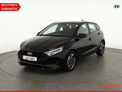 Gebraucht Hyundai i20 Trend 101 PS (74 kW) 2022 Schwarz Limousine