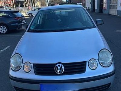 Silber Gebraucht 2004 VW Polo Kleinwagen | 900 € (Guter Preis)